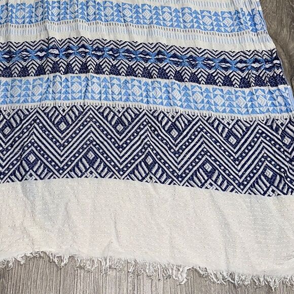 CALVIN KLEIN Cream & Blue with sparkle effect each end is different. - Picture 7 of 8